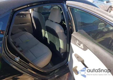 2019 Kia Forte Lxs z USA, uszkodzony, nr VIN 3KPF24AD0KE061307